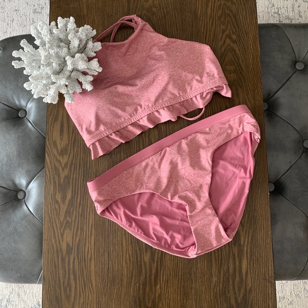 Super cute swim suit! Small top and medium bottoms